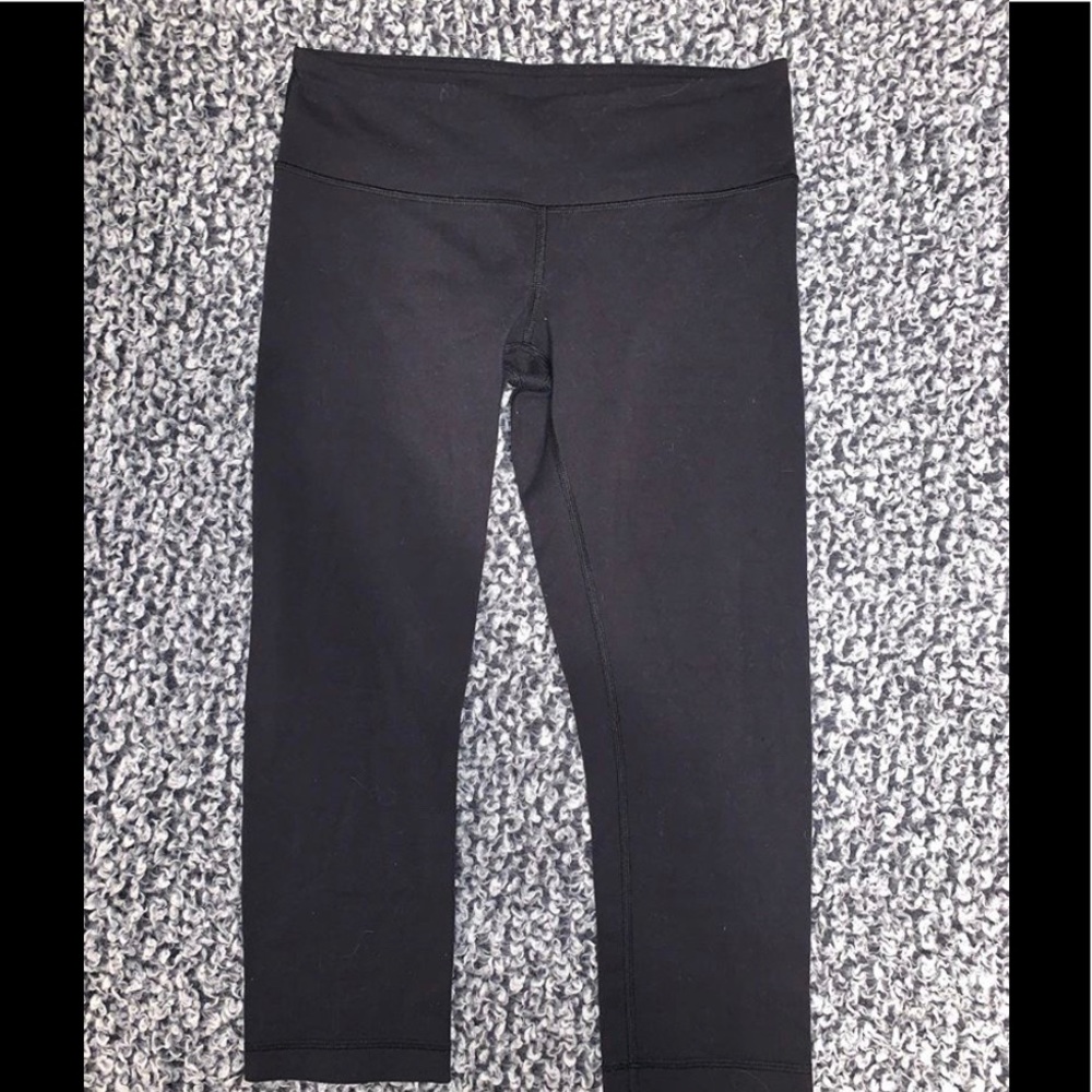 (SOLD) Lululemon wunder under crops